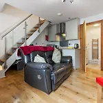 The Terrace - Beautiful 1-bed With Roof Terrace Pass The Keys 公寓 *