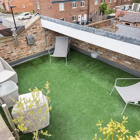The Terrace - Beautiful 1-bed With Roof Terrace Pass The Keys *