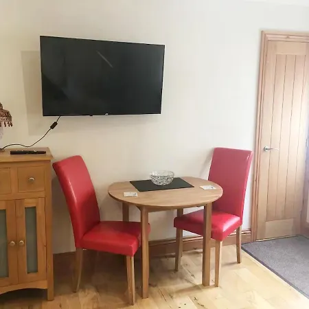 The Terrace - Beautiful 1-bed With Roof Terrace Pass The Keys Apartment