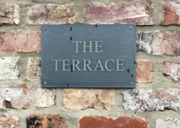 The Terrace - Beautiful 1-bed With Roof Terrace Pass The Keys *