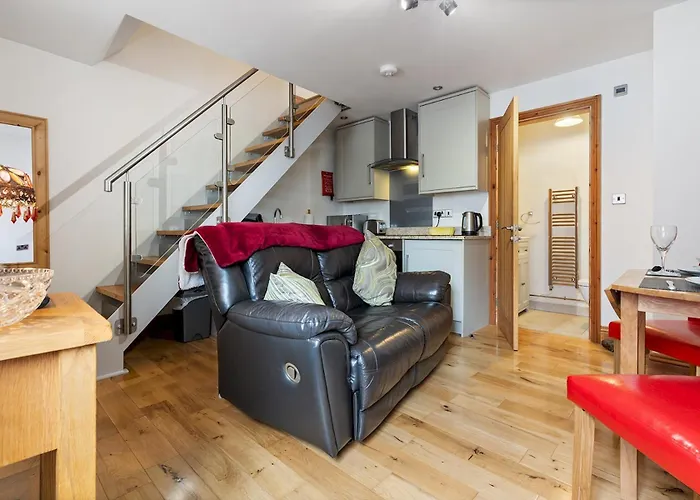 The Terrace - Beautiful 1-bed With Roof Terrace Pass The Keys Apartment *