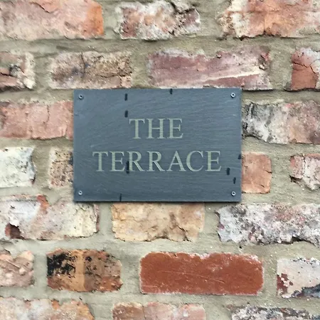 The Terrace - Beautiful 1-bed With Roof Terrace Pass The Keys *
