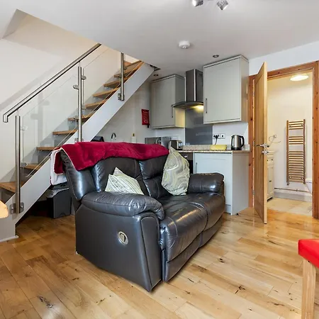 The Terrace - Beautiful 1-bed With Roof Terrace Pass The Keys 아파트 *